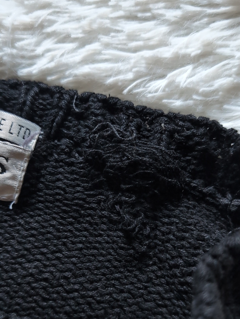 80s Vintage Crystal Kobe Halloween Jack-o'-lanterns & Flying Witch Knit Sweater - Picture 8 of 11